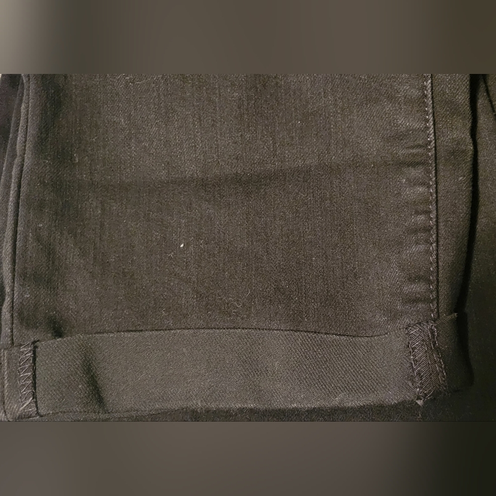 Time and Tru Women's Black Ankle Jeans - Picture 4 of 4